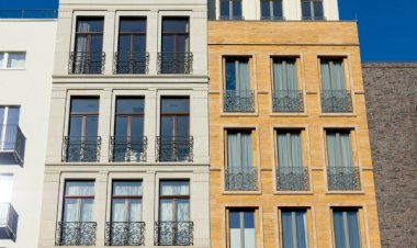 TOWNHOUSE VS. CONDO: WHICH SHOULD YOU BUY?
